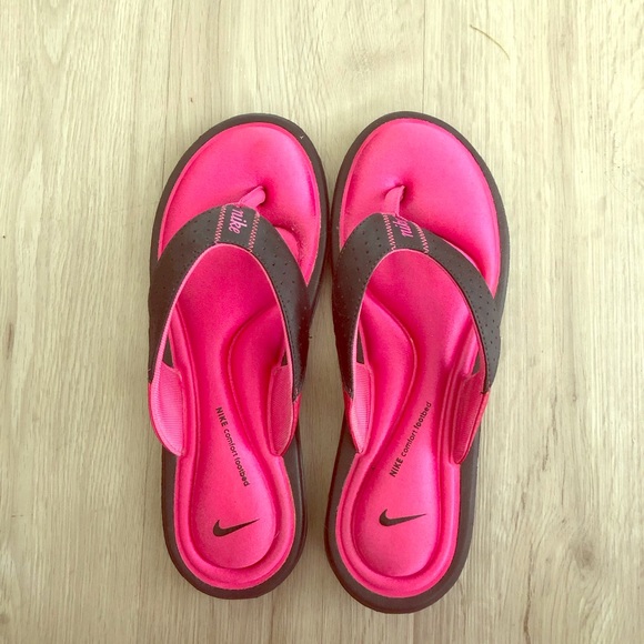 nike women's gel flip flops